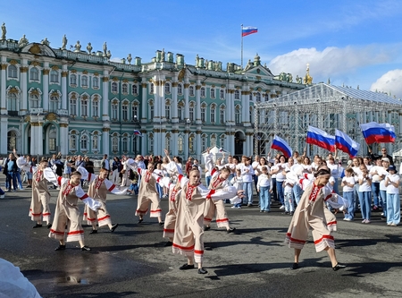 Все на танцы