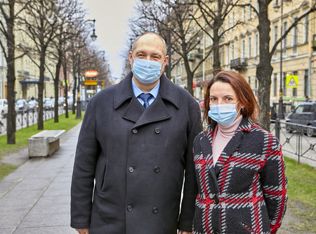 Не только звёзды носят маски
