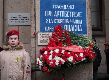 Возложение цветов ко Дню Победы