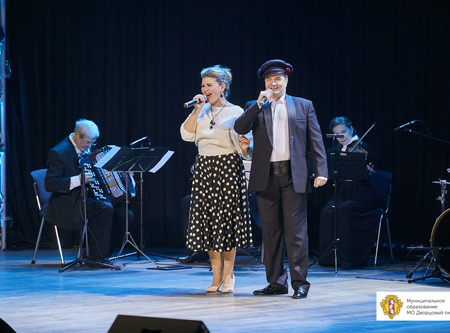 Концерт ко дню пожилого человека "Музыкальный звездопад" 