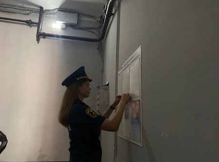 Сотрудники Управления по Центральному району осуществляют профилактическую работу в жилом секторе 