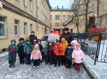Дворцовцам о правилах дорожного движения