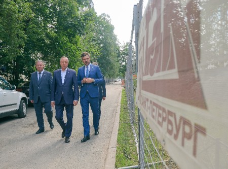 Плановая реконструкция теплосетей в школах и детских садах завершится к 15 августа