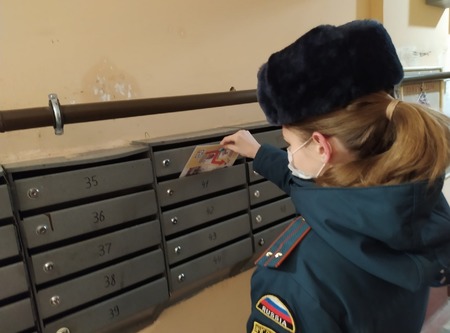 Сотрудники управления по Центральному району проводят профилактические мероприятия в жилом секторе
