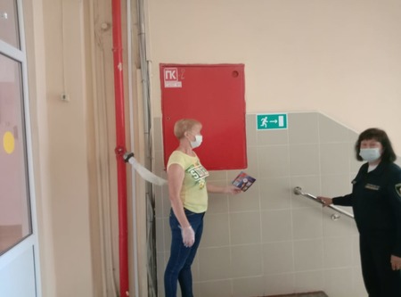 В образовательных учреждениях Центрального района проходят пожарно-профилактические мероприятия 