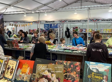 А Вы уже посетили Книжный Салон на Дворцовой?