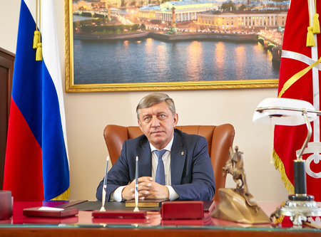 Уважаемые жители Дворцового округа, с наступающим Новым годом!