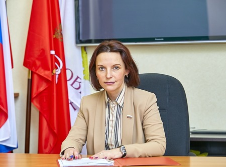 Поздравление с Днем матери Главы муниципального образования МО Дворцовый округ М.В. Бисеровой